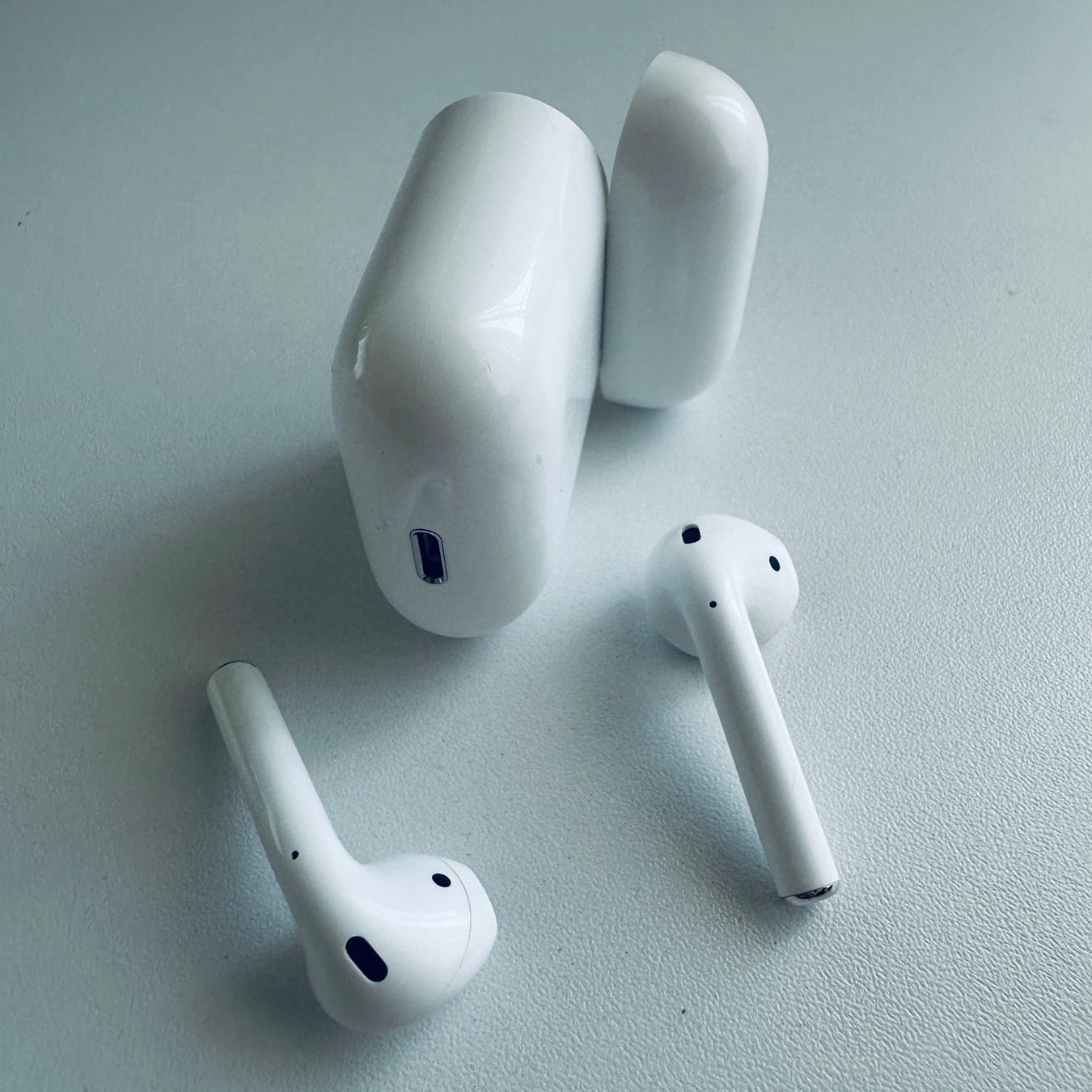 Apple Cuffie: Original Apple AirPods 2 Kopfhörer Wireless Lightning Kabel – Usato da Basel venduto da MY.AIRPODS.SHOP 5