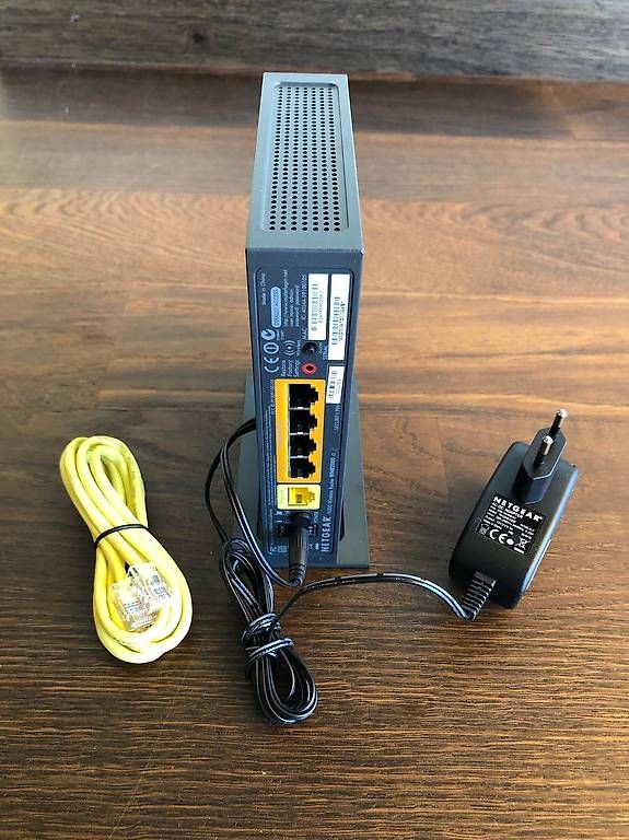 Modem & Router: Wireless Router Netgear N300 (WNR 2000) – Usato da Montreux venduto da Gilles.Charlet 2