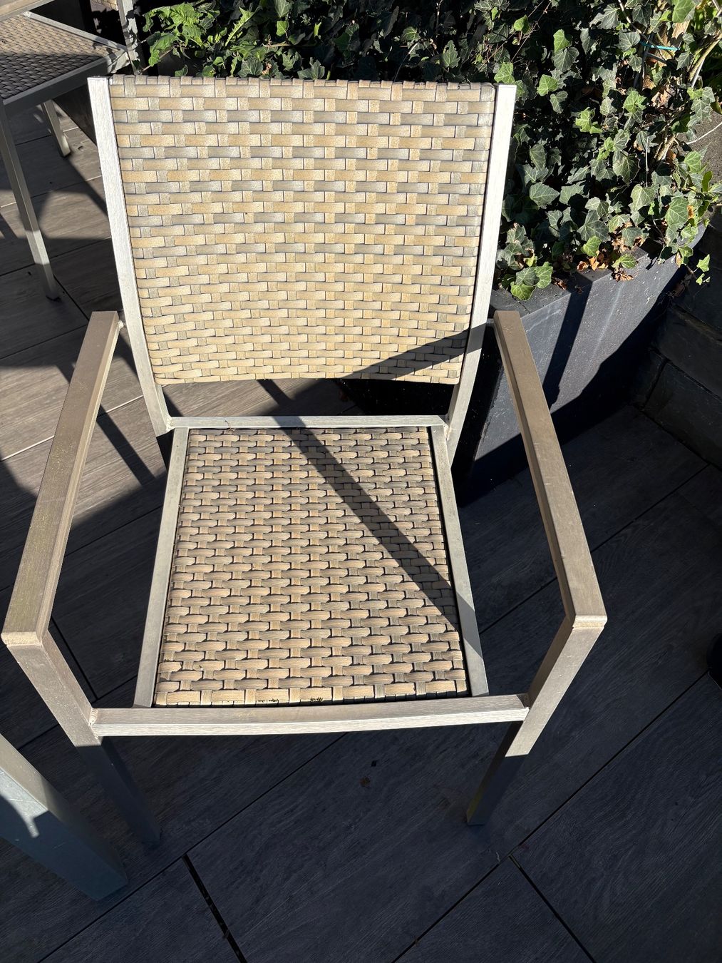 Set di tavolo e panche: Gartentisch mit Sitzbank und 2 Stühlen – Usato da Willisau venduto da bluetigereye 1