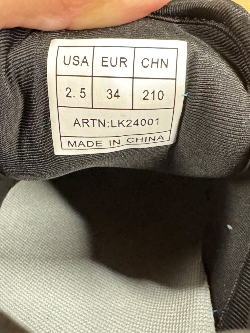 Chaussures garçon: LoikioL Kinderschuhe – D'occasion à Aristau par SwissVolts_Akkus 3