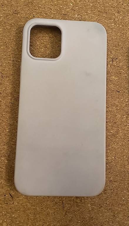 Coques & Protection écran: Coque d'iPhone 12/ 12 pro  – D'occasion à La Sarraz par lenamoser 3