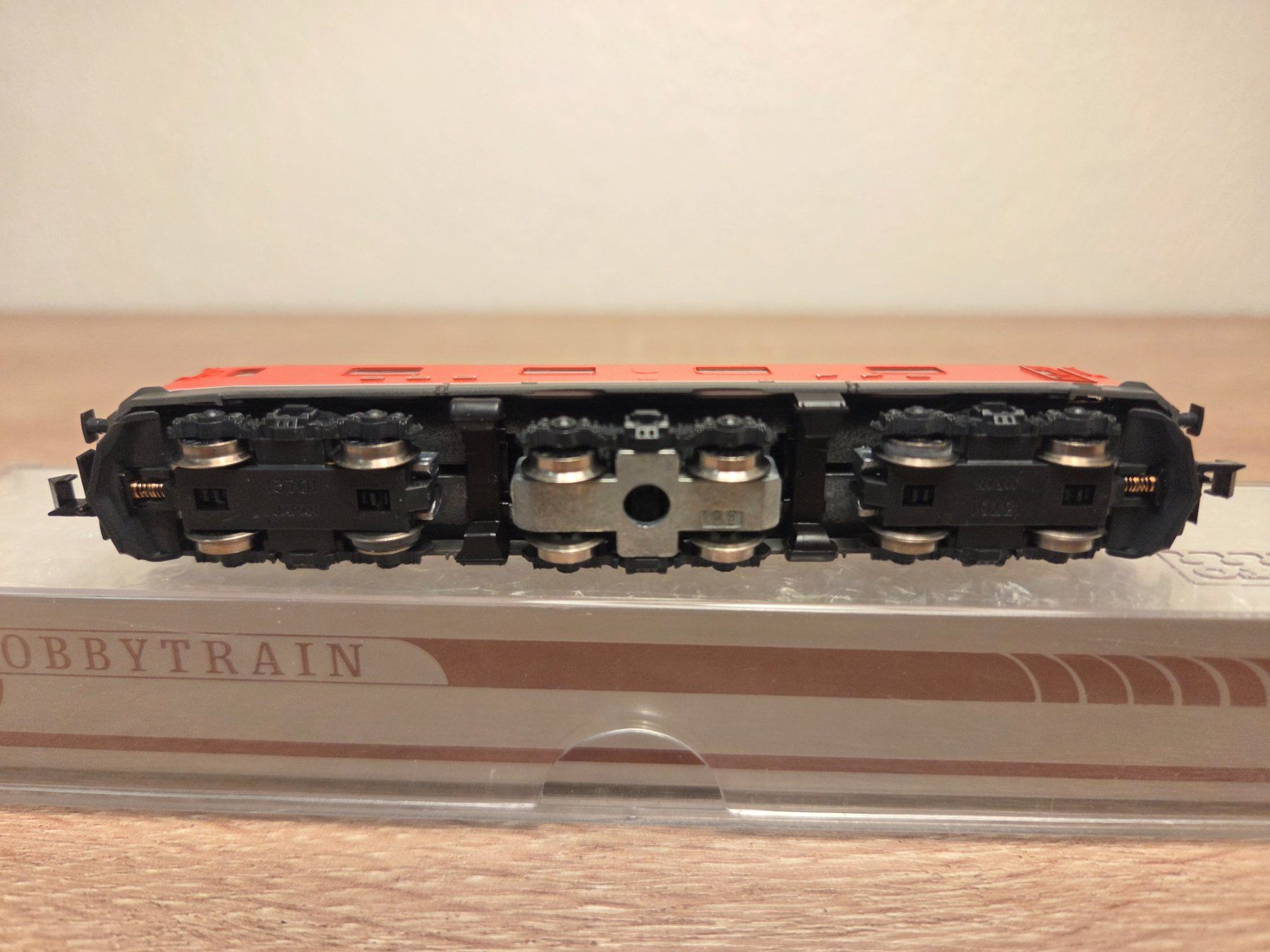 Hobbytrain Modellini di ferrovie: Hobbytrain N 1103 E-Lok Re 6/6 SBB – Usato da St-Aubin-Sauges venduto da Lo_Go 5