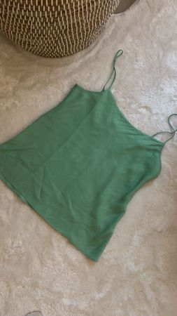 Damen Top in Grün mit Spaghettiträgern guter Zustand