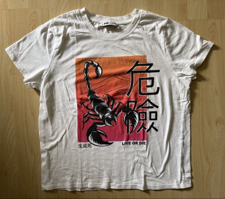 T-Shirt FB Sister Gr. L mit Skorpionprint 