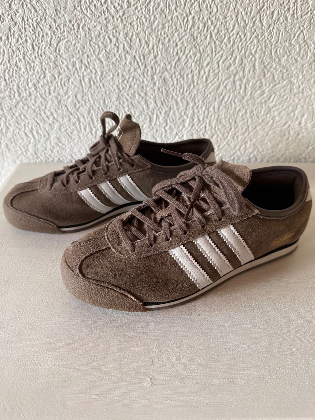 Adidas Scarpe da donna: Baskets Adidas marron taille 39 état neuf – Usato da Céligny venduto da kimag1