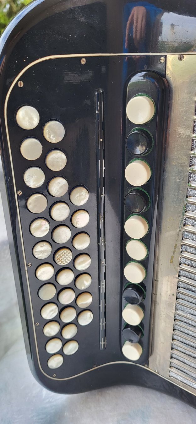 Hohner Strumenti musicali: Accordéon hohner Ouverture 4 voix – Usato da Penthalaz venduto da EvandroLuz 4