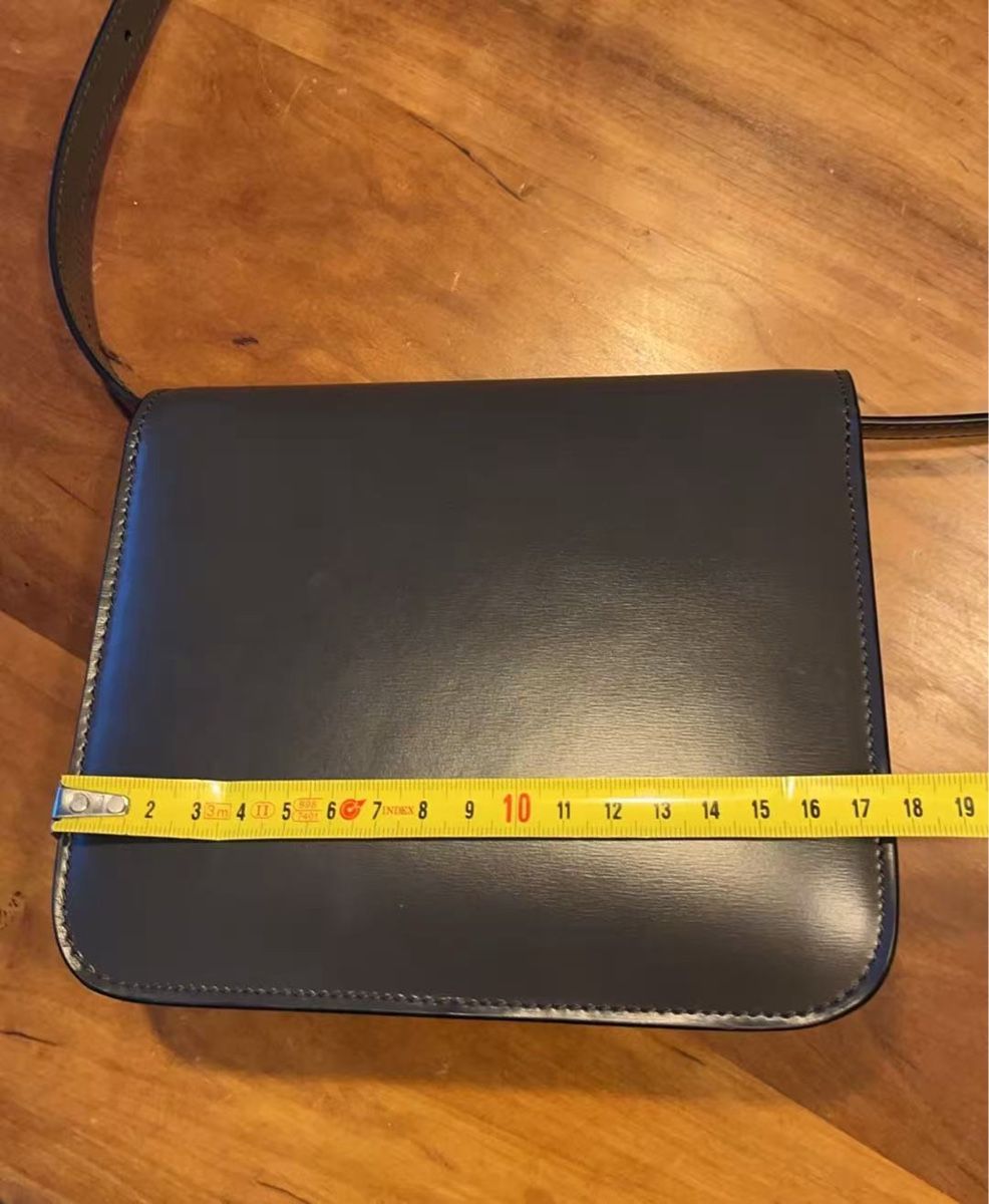 Celine Borse da donna: Elegante Céline Bag – Nuovo (secondo la descrizione) da Birmenstorf AG venduto da aon_2hr9 3