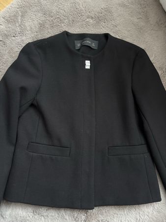 Schwarzer Zara Blazer in XS – Zeitloser-Look!