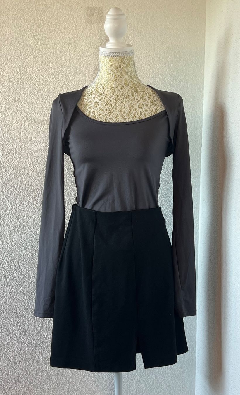 Tally Weijl Top: Tally Weijl Grey Body – Usato da Otelfingen venduto da houseofstae