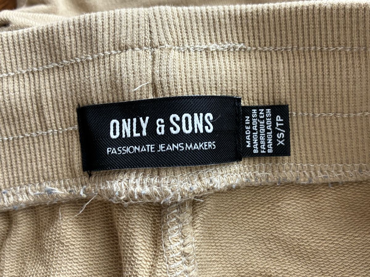 Pantaloni: Cargo Sweatpants – Usato da Wangen SZ venduto da el_paso08 3