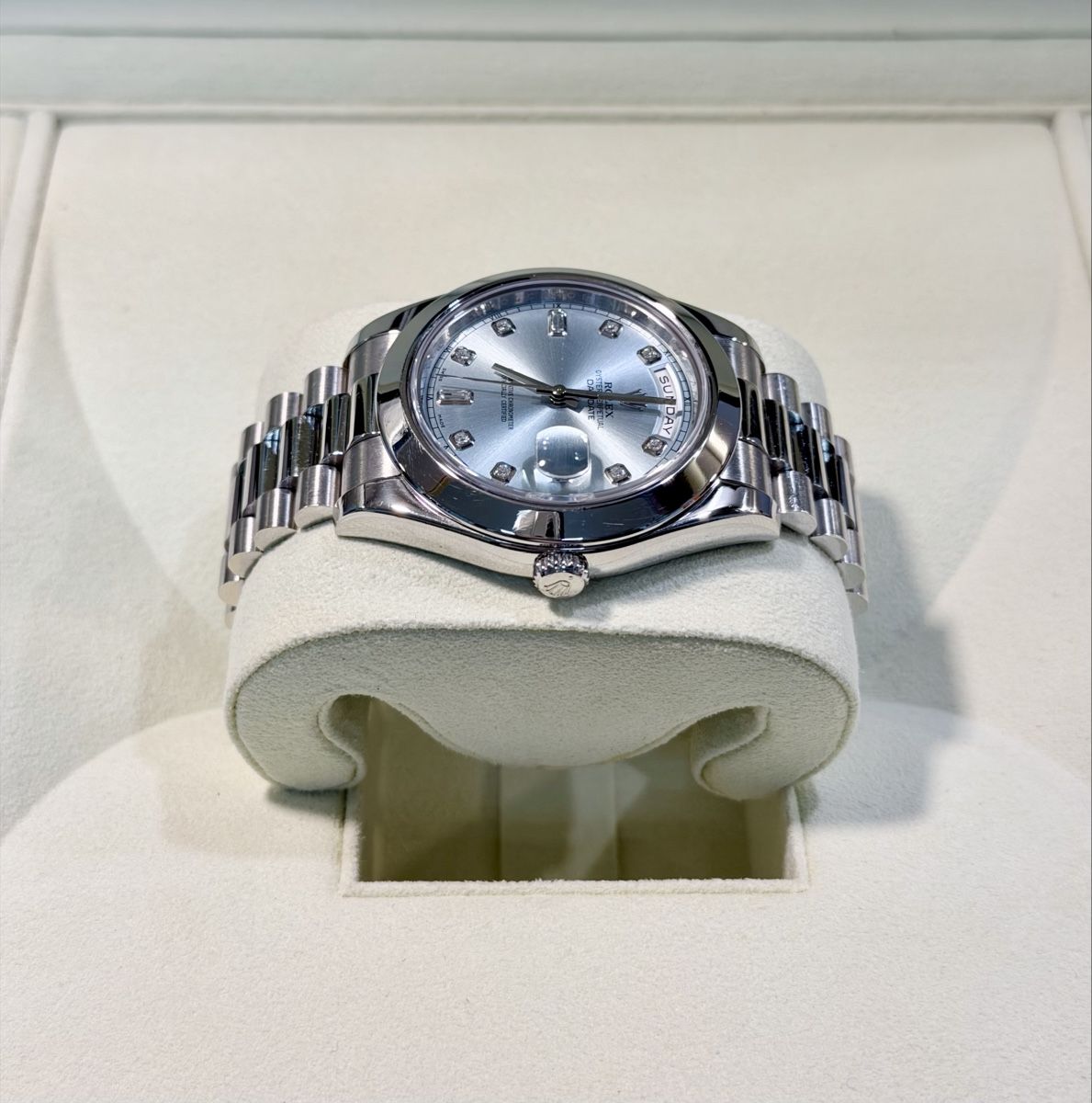 Rolex Orologi: Rolex Daydate 41 Platin Baguette-Diamonds – Usato da Zürich venduto da WATCHROOM 5