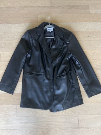 Na-kd Blazer in Lederoptik, Grösse 36, neuwertig!