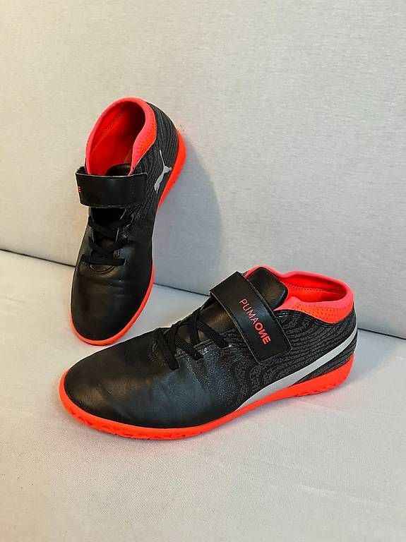 Schuhe für Jungen: Hallenturnschuhe Puma, Grösse 36 – Gebraucht aus Bühl BE von psos