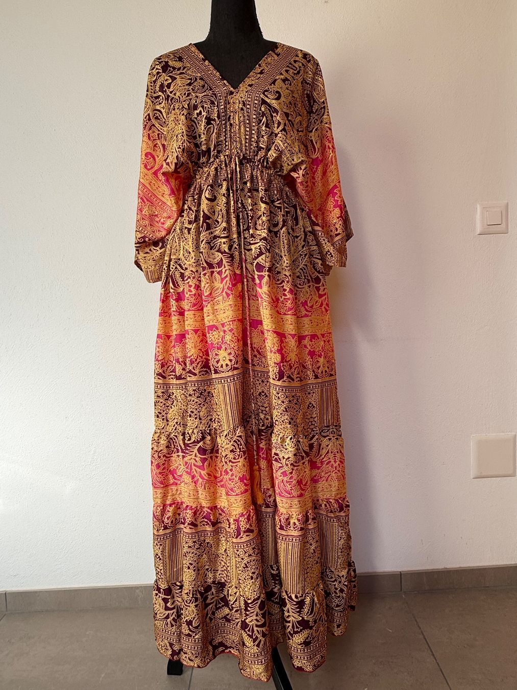 Vestiti: Boho Maxiszufenkleid aus Seide – Nuovo (secondo la descrizione) da Sigriswil venduto da ck56