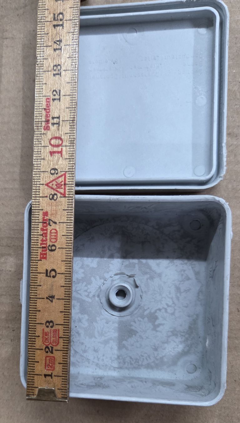 Alimentazione elettrica: Verteilerdose 80x80x40mm grau gebraucht – Usato da Kirchberg SG venduto da Bibsli 3