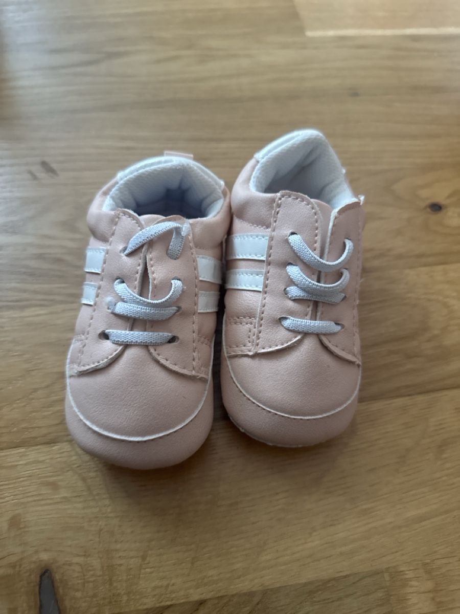 Chaussures garçon: Schuhe 18 – Neuf avec emballage d'origine à niederhasli par gwe_8l5q