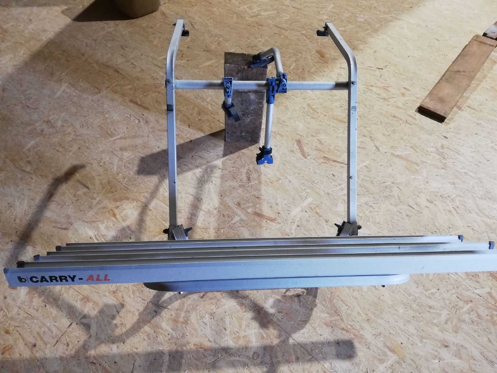 VW Ganci per rimorchio: Porte vélos vw T2  – Usato da Bourrignon venduto da Quicksson 1