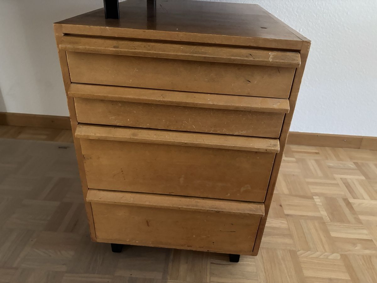 Scrivanie: Pult mit Massivholzplatte – Usato da Solothurn venduto da _Goliath_ 3