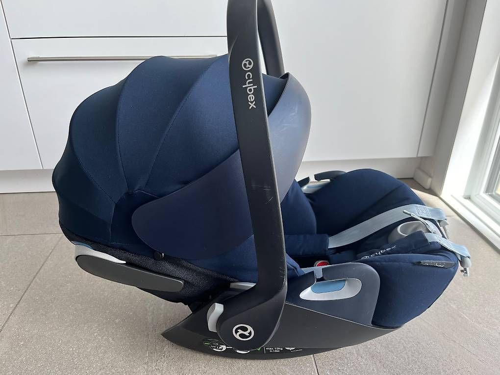 Seggiolini per auto: Cybex Babyschale blau (Cloud Z i-size) – Usato da St-Prex venduto da buc_y6n7 3