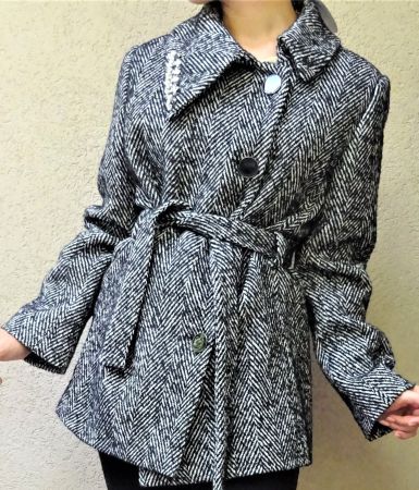 BLUMARINE molto carino cappotto corto taglia 46 IT NUOVO!