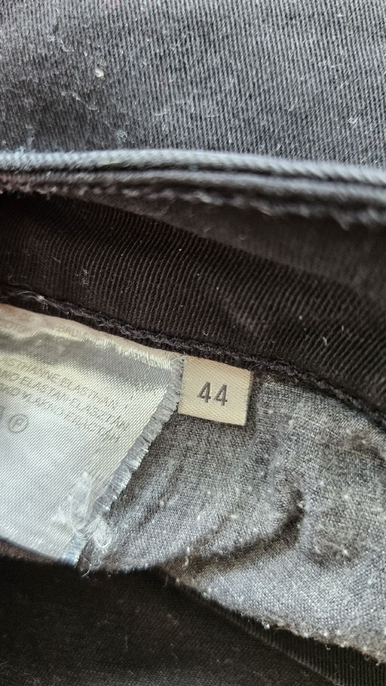 Pantaloni: Kurze Jeans-Shorts, Grösse 44 – Usato da Konolfingen venduto da Aprilsnow93 1