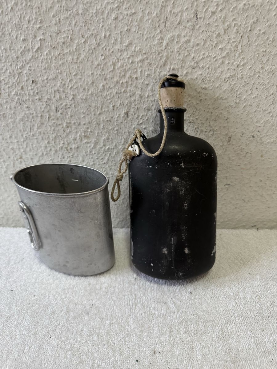 Schweizer Armee Attrezzatura & Pezzi di ricambio: Schweizer Militär Trinkflasche – Usato da Lenzburg venduto da Meister_k 2