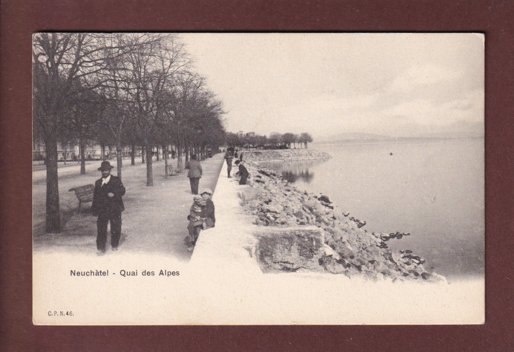Cartoline postali: NEUCHÂTEL - Quai des Alpes – Usato da Pully venduto da nicecards