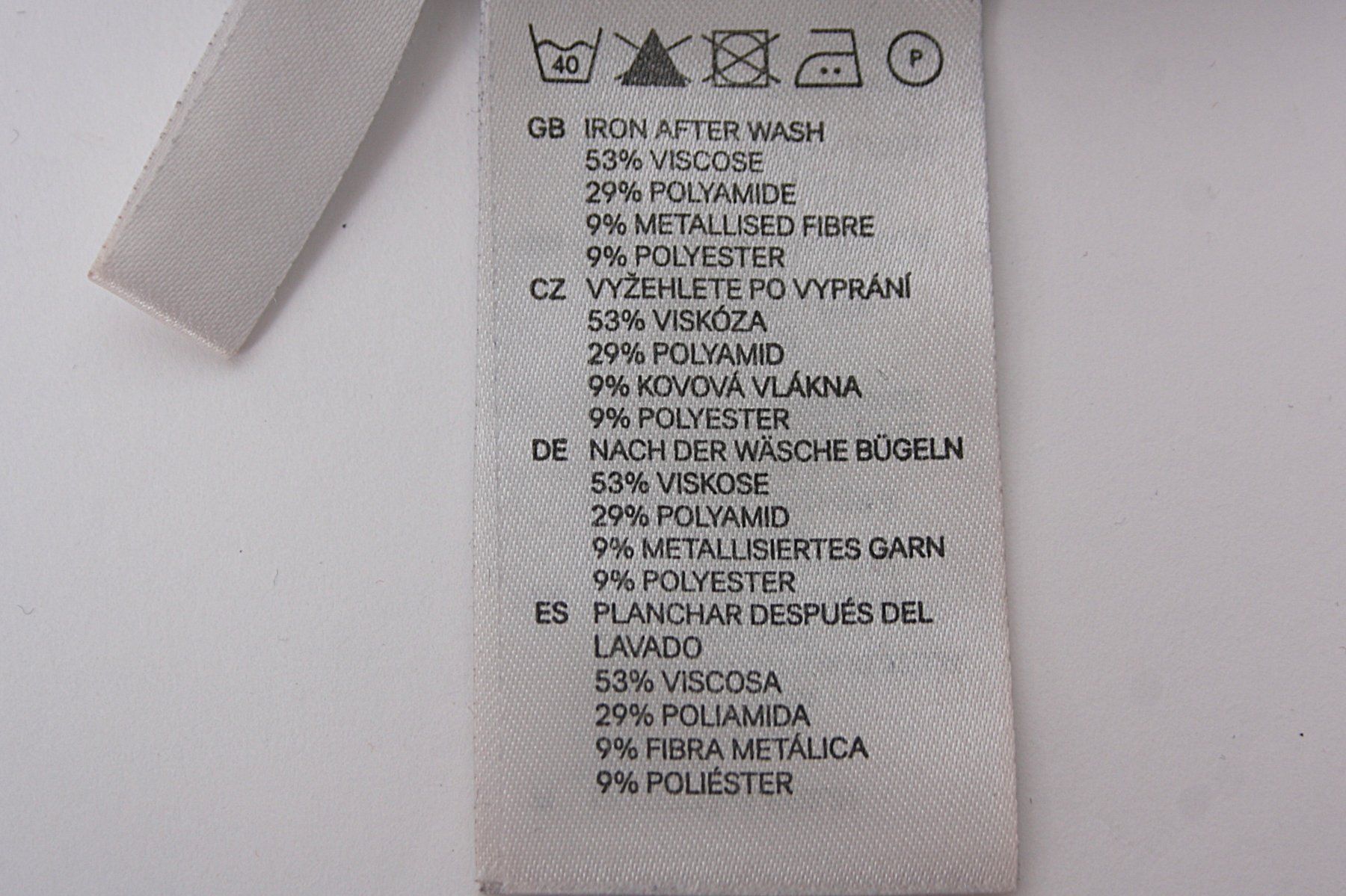 H&M Vestiti & Gonne: H&M Glitzer Mädchenkleid gr. 110/116 – Usato da Zollikofen venduto da Restwert_Zollikofen 3