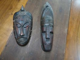 Masques africains décoratifs en bois (2 pièces)