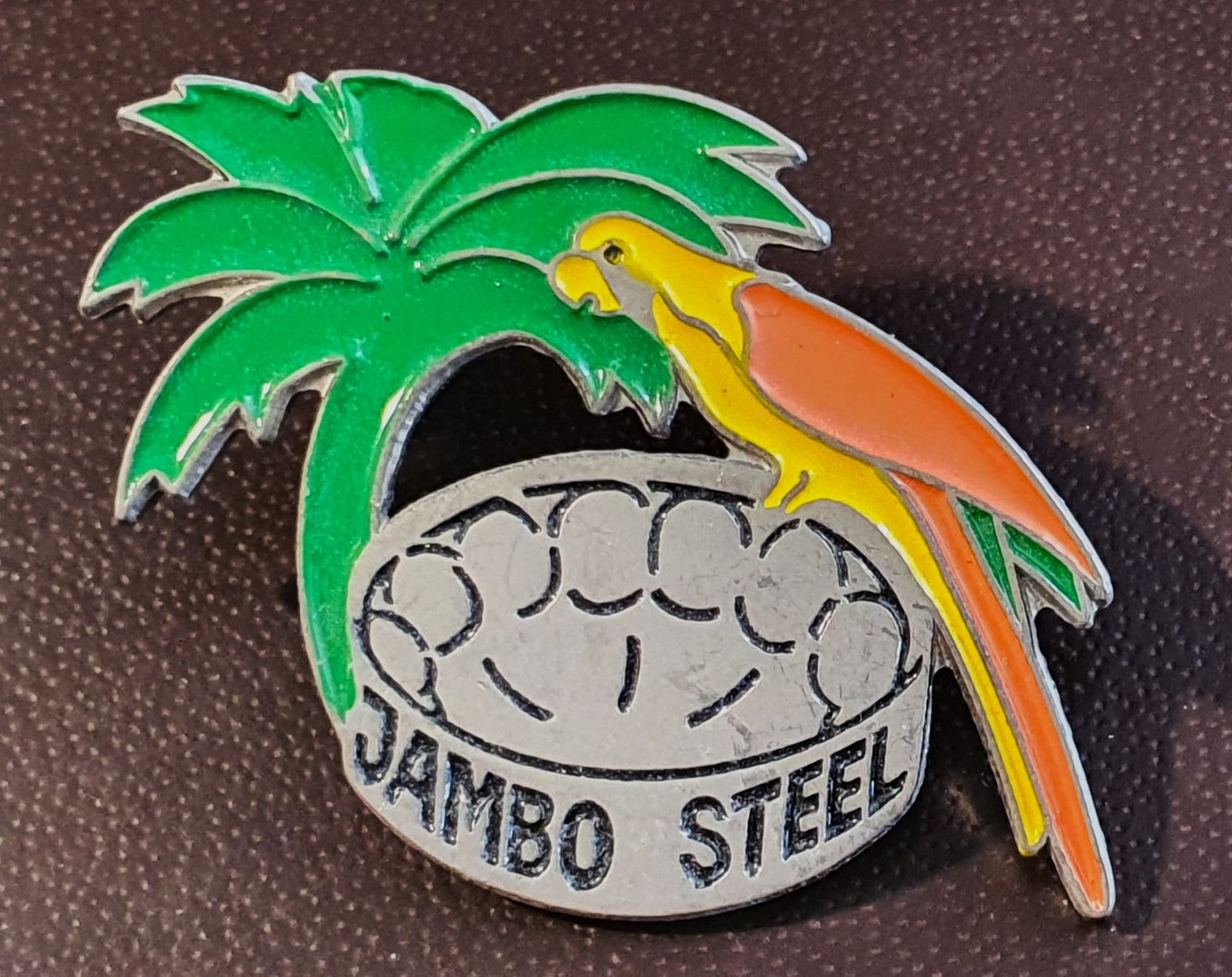 Plaketten & Abzeichen: S015 - Pin Papagei  Jambo Steel – Gebraucht aus Reinach BL von Boston-Verkauf