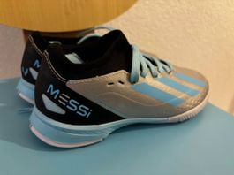 Messi Hallenschuhe / Fussballschuhe Grösse 28 – guter Zustan