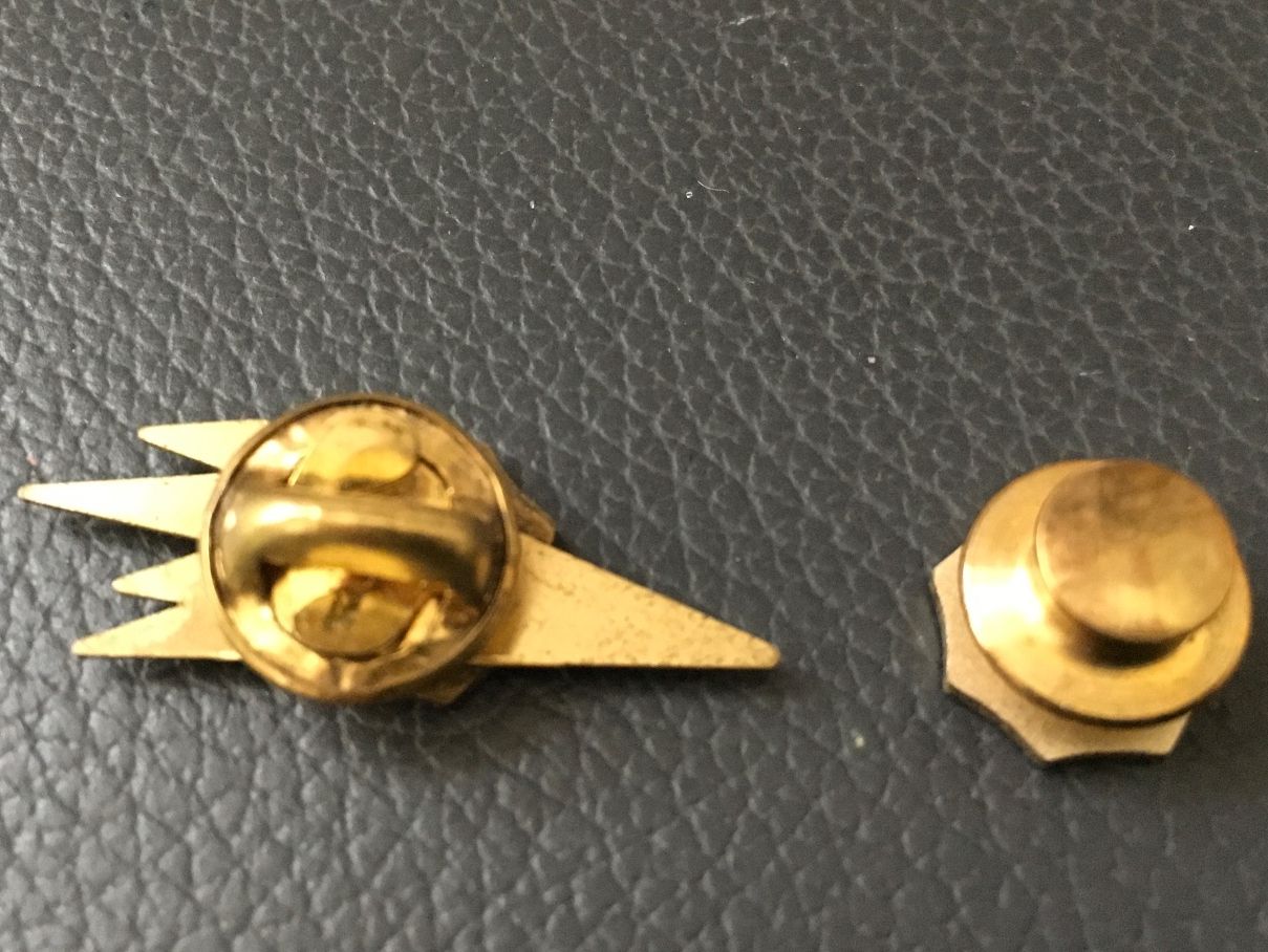 Broches & Aiguilles: 2 KTV-Anstecker Vintage – D'occasion à Freienwil par Hubi030 1