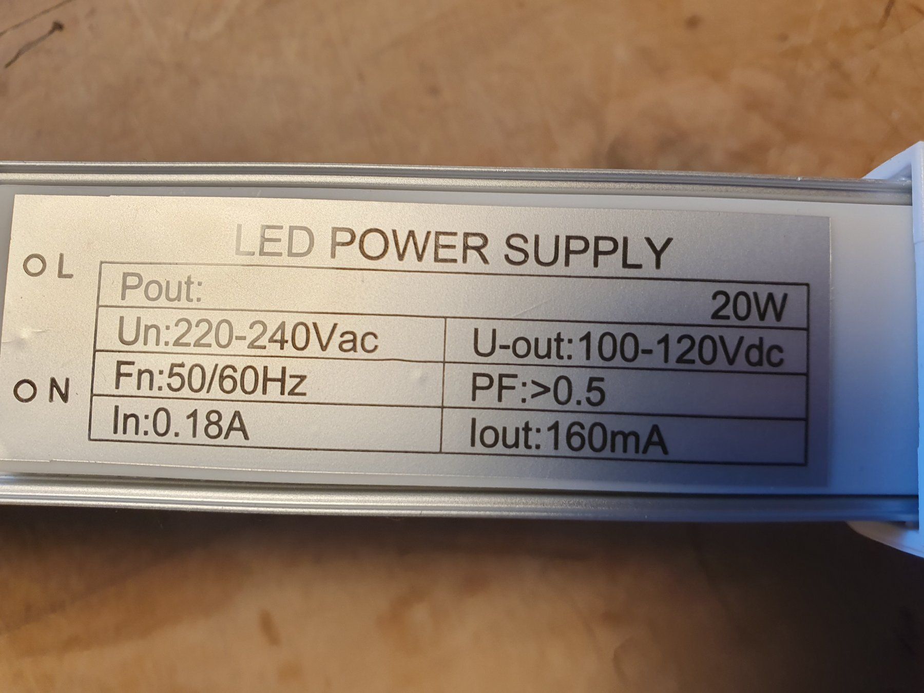 Lampen: Ayce Neonröhrenlampe 20W – Gebraucht aus Zürich von loosebone 3