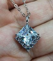Collier argent avec zircons