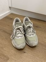 New Balance grün