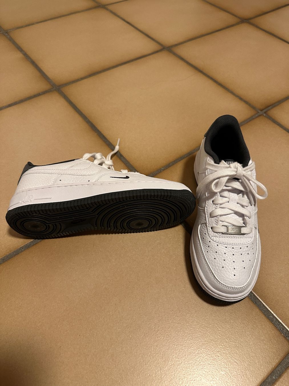 Nike Scarpe per ragazzi: Nike Air Force 1 – Nuovo (secondo la descrizione) da Münchenstein venduto da egi4142 1