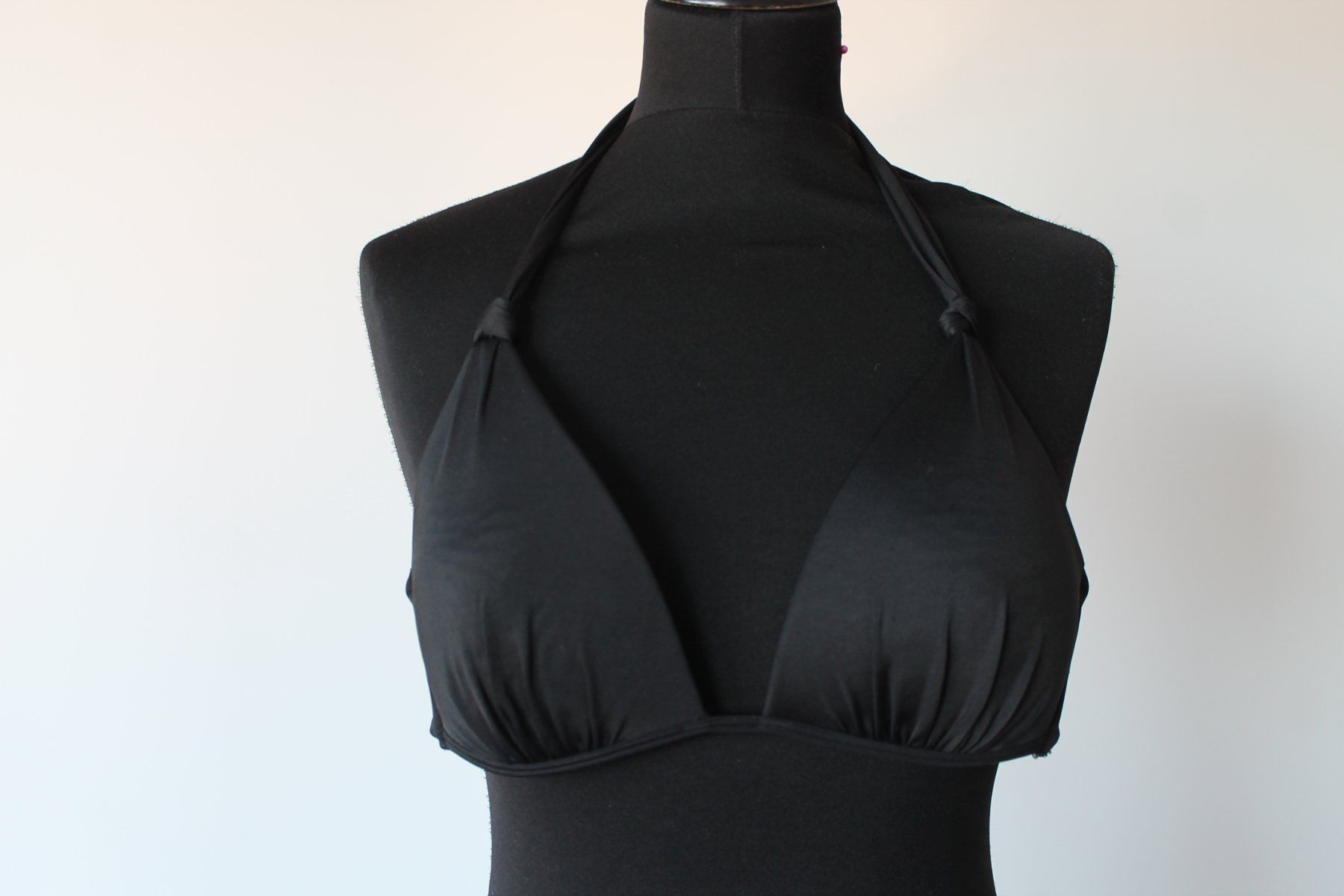 Costumi da bagno & Bikini: Haut de bikini noir taille 75B – Usato da Chez-le-Bart venduto da jasse