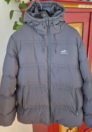 Warme Winterjacke mit Kapuze, Grösse XXL - NEU!