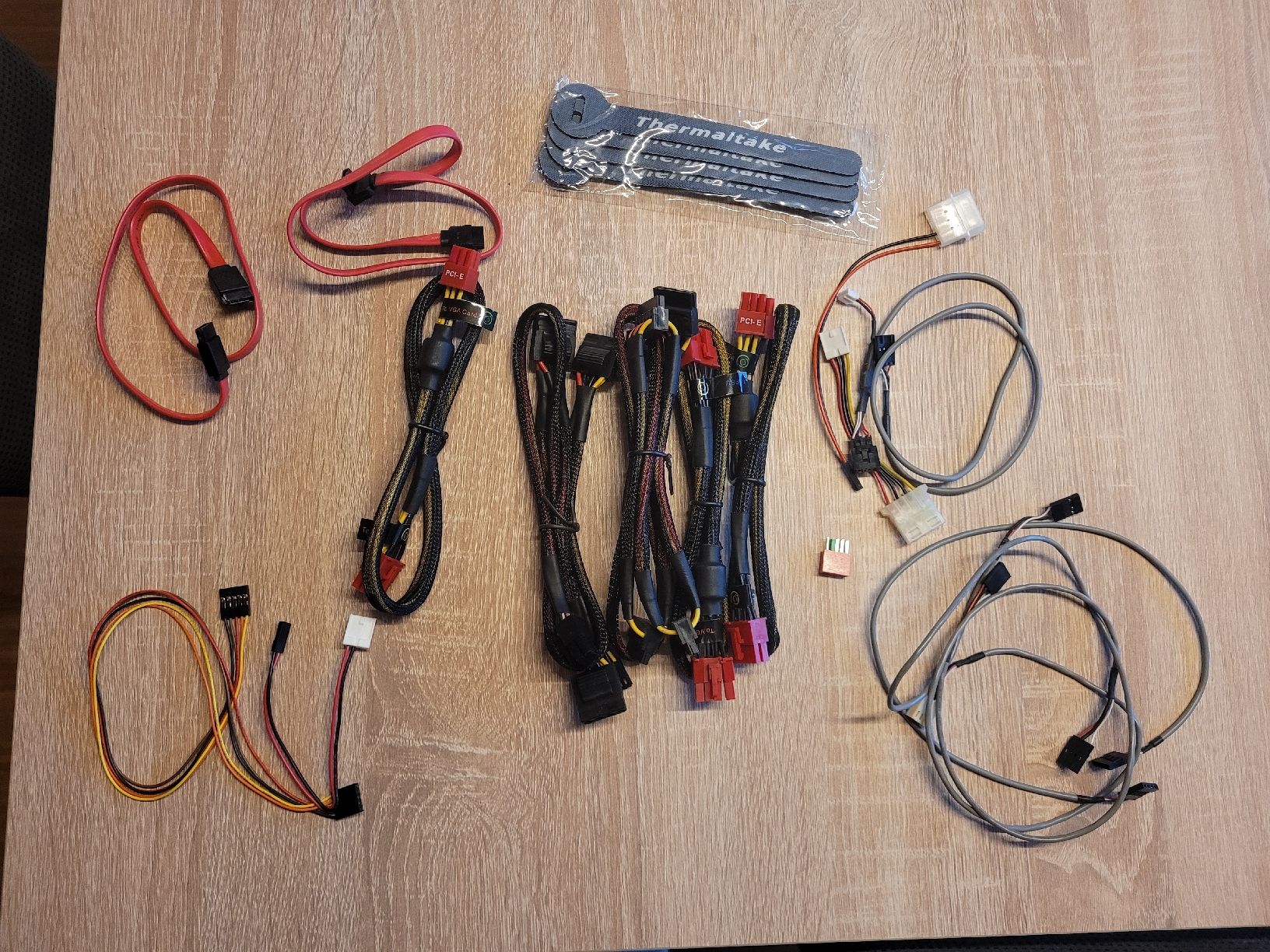 Câbles: Diverse Computerbaukabel, mit Tasche – D'occasion à Uster par 13smiley13