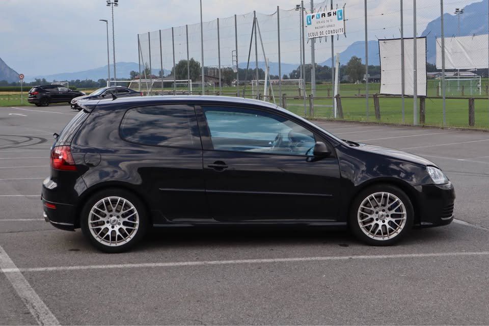 VW Automobili: VW Golf 5 R32 – Usato da Monthey venduto da guigui187 4