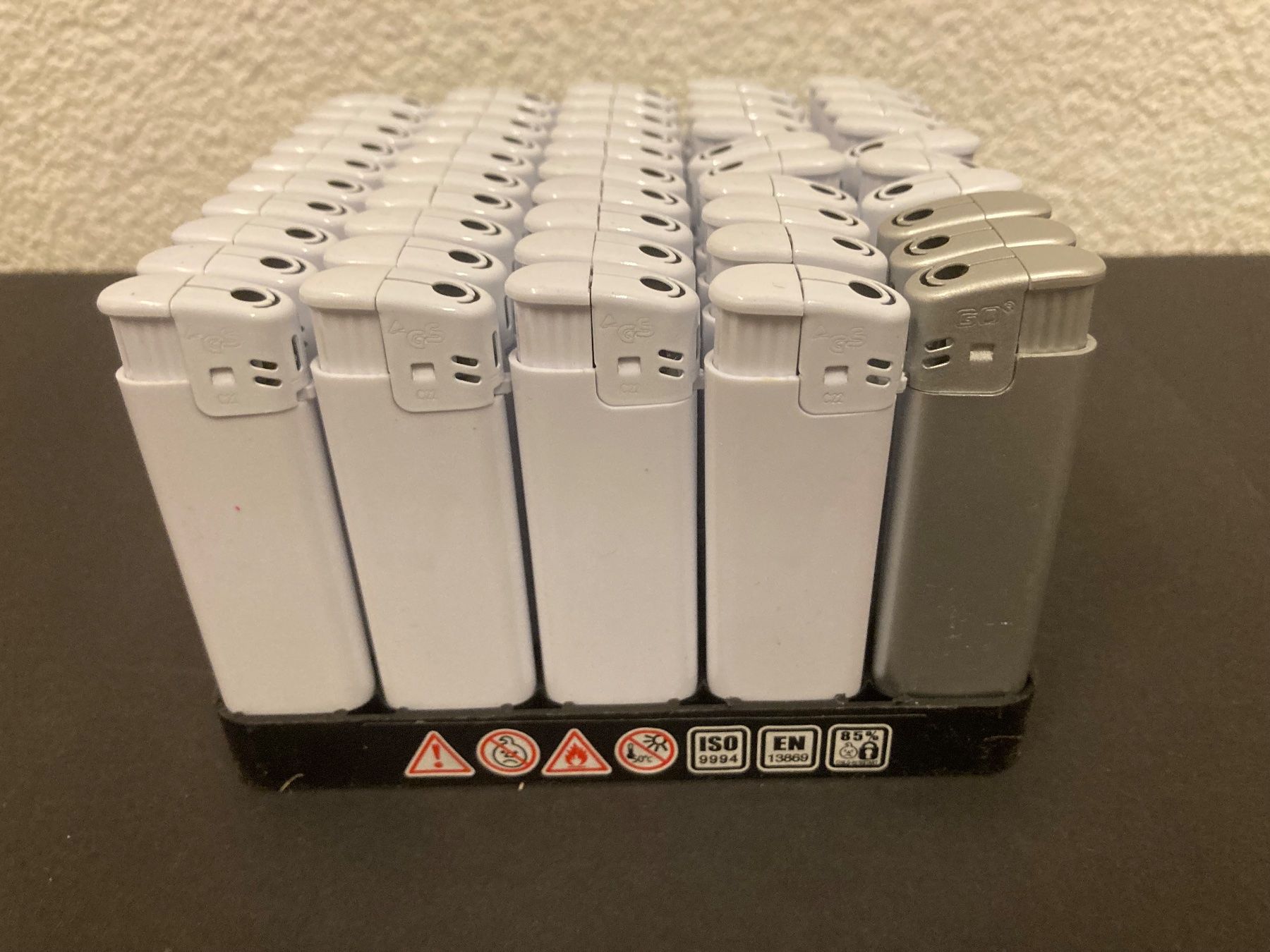 Feuerzeuge: Feuerzeuge Display mit 50 Stück – Neu und originalverpackt aus Neuenhof von jorogo 2