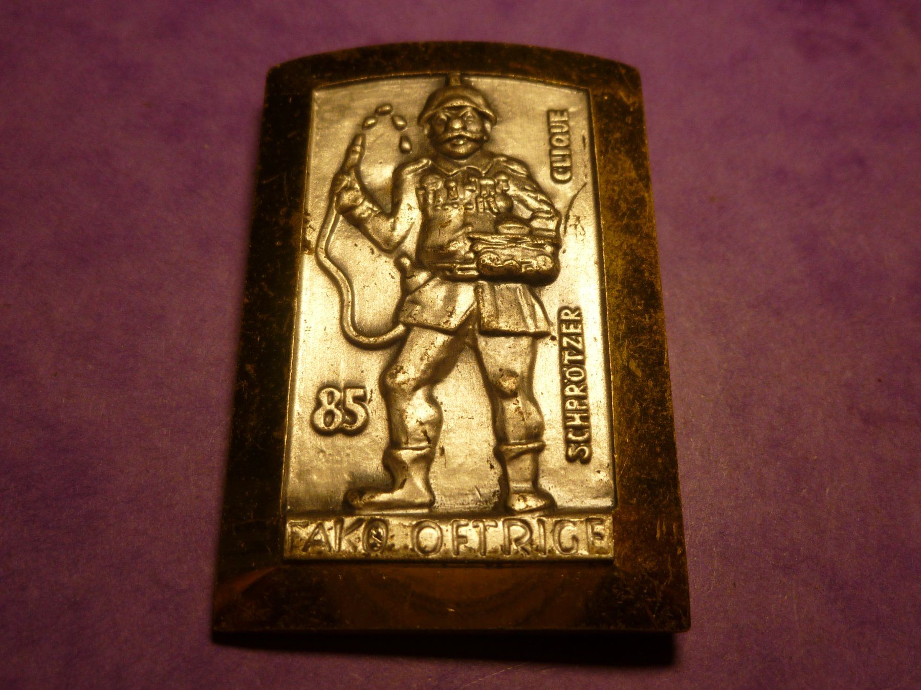 Plaquettes & Badges: OFTRIGE 1985 GOLD – D'occasion à Ried (Muotathal) par Mandarin02