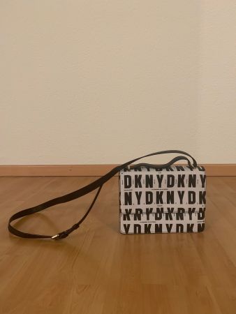DKNY - Umhängetasche - schwarz/weiss