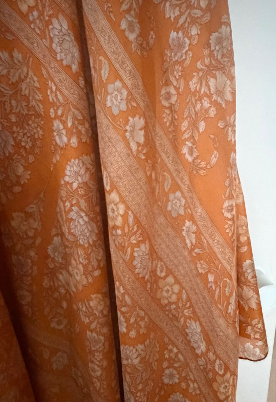 Vestiti: Wunderschönes seidenes Midikleid mit Blumenmuster, Grösse M – Usato da Uster venduto da Koralle6 6