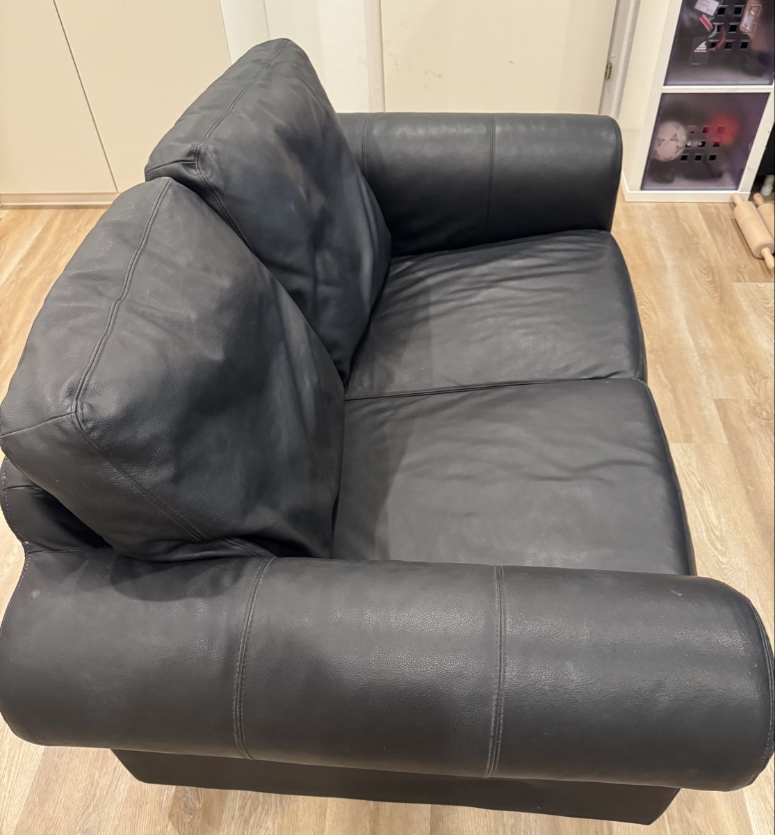 Sofas: 2er-Sofa Leder schwaz – D'occasion à Bronschhofen par mamue78 2