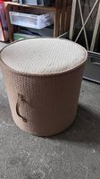 Sitzhocker / Pouf