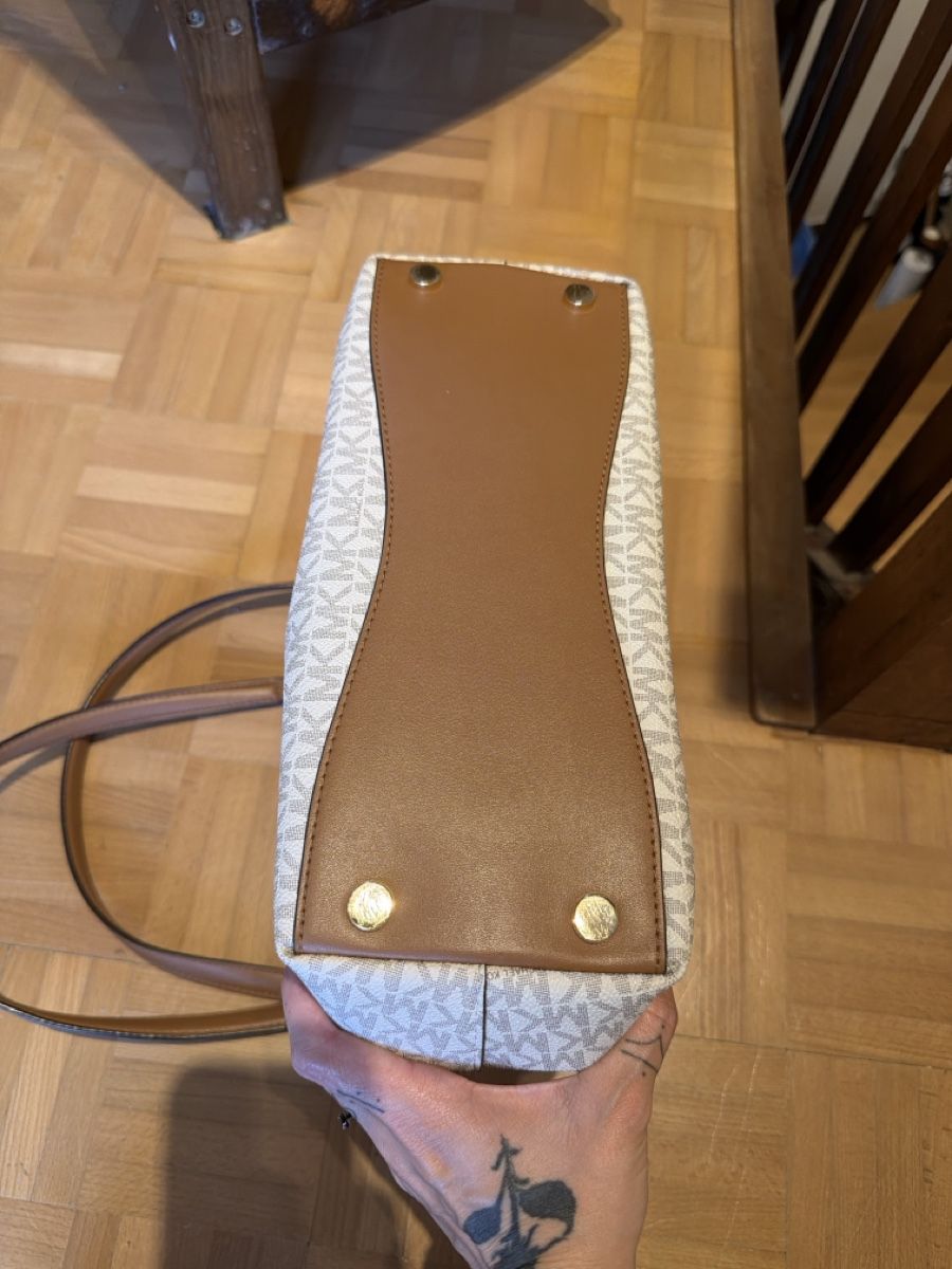 Michael Kors Borse: Michael Kors Kensington gross – Nuovo (secondo la descrizione) da Magden venduto da SCO13 2