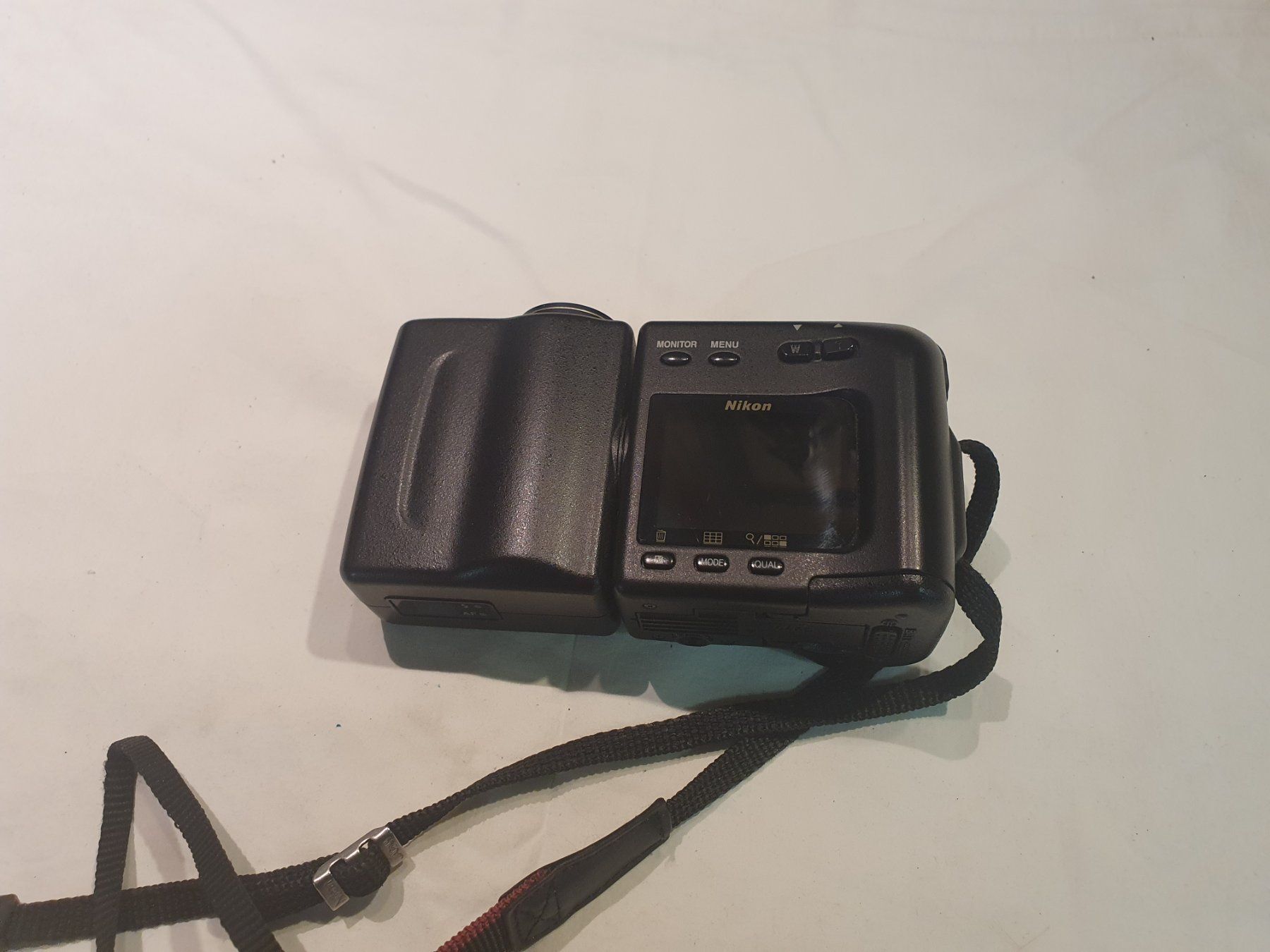Nikon Fotocamera: Nikon Coolpix 950 Digital Camera – Difettoso da Schönenberg ZH venduto da Technmech 2
