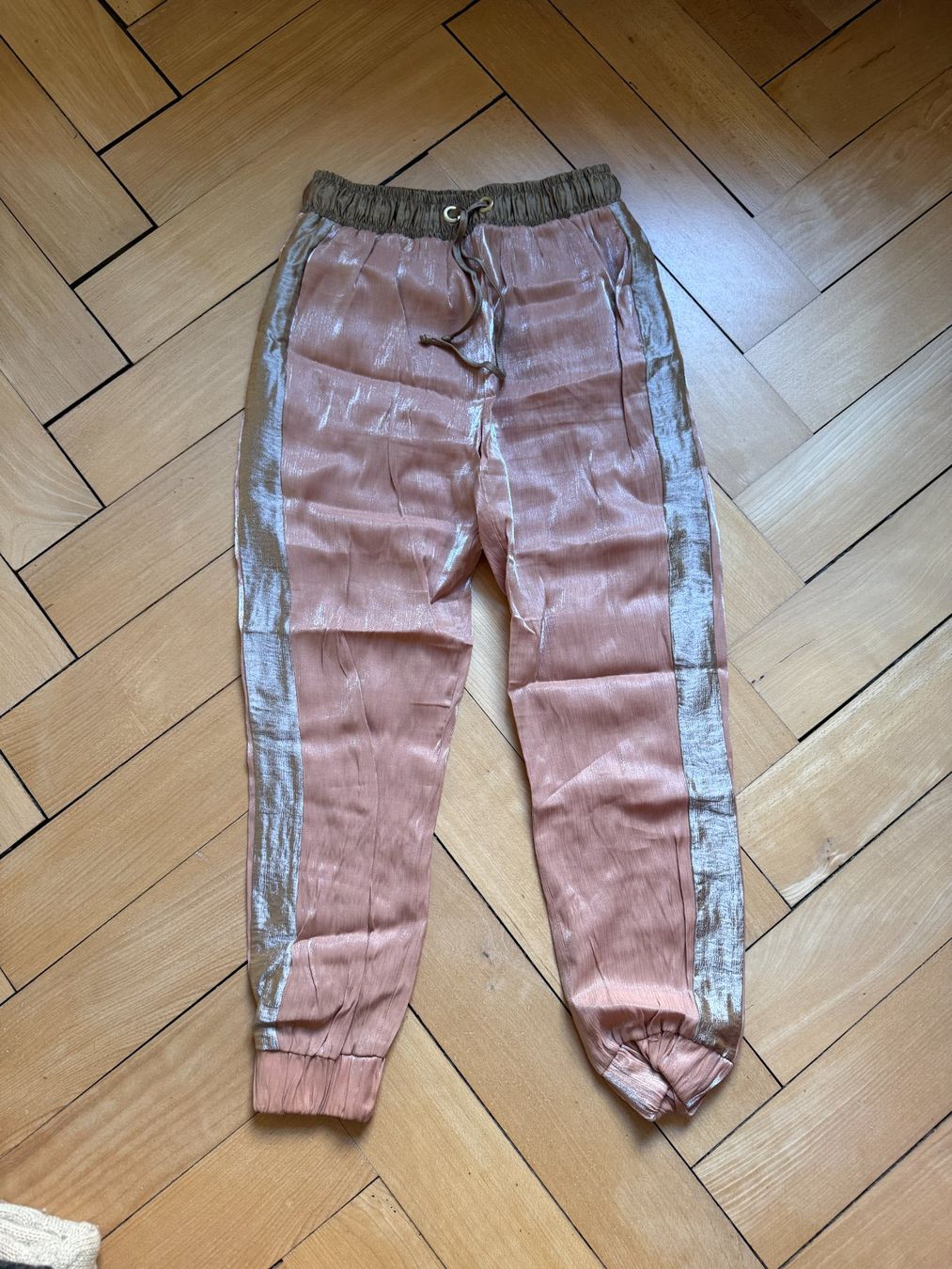 Zara Pantaloni: ZARA - Hose altrosa glitzernd S – Usato da Zürich venduto da Diazaio