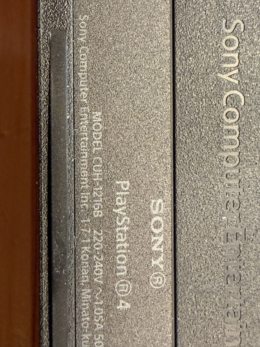 Sony Konsolen: PlayStation PS 4 / 1 TB / 2 Controller  – Neu (gemäss Beschreibung) aus Zernez von danielgrunder 3
